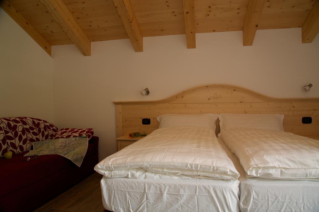 Hotel Abete Rosso à Rabbi Chambre photo
