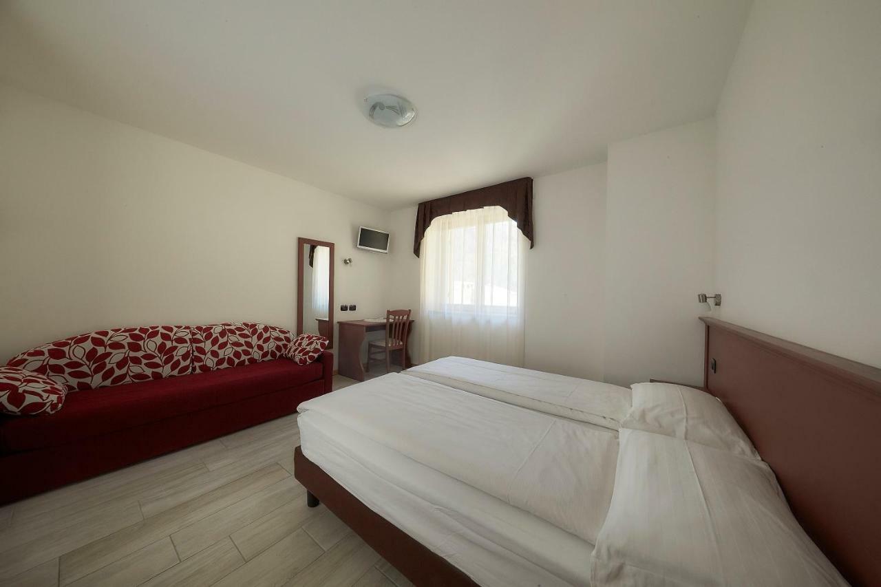 Hotel Abete Rosso à Rabbi Extérieur photo